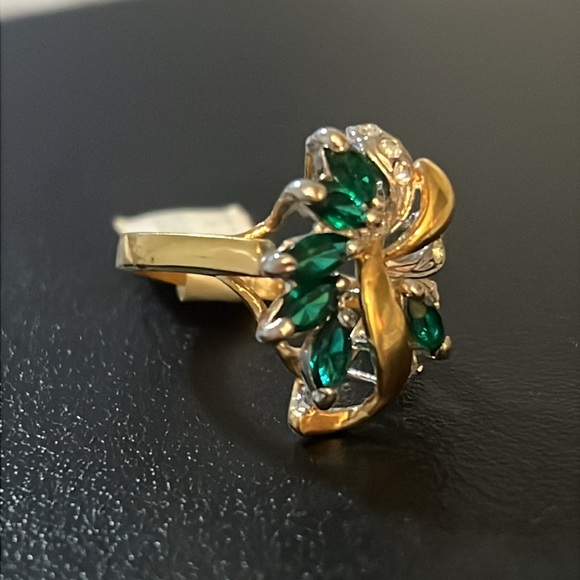 NWT Vintage 18ktge Emerald Gemstone & Cubic Zirconia Diamond Two Tone Ring - Picture 4 of 8